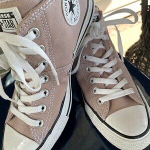 Converse Chuck Taylor All-Star High-top Sneakers Size 9